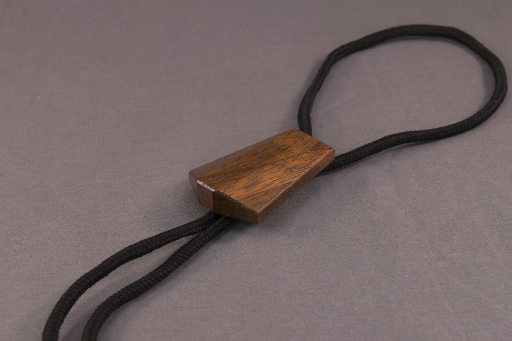 Wooden bootlace tie in solid Teak wood - Style and Panache - 2