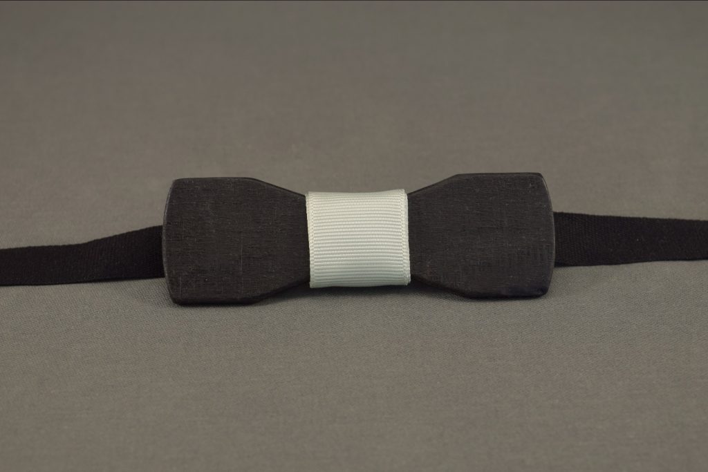 Scorched black wooden bow tie style and panache