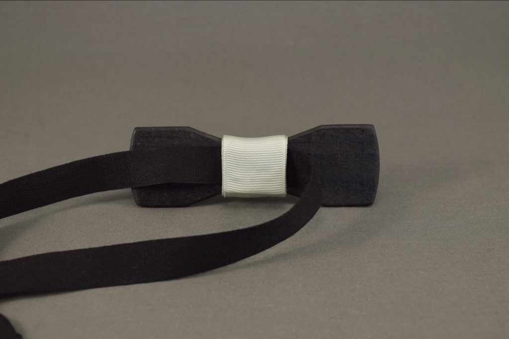 Scorched black wooden bow tie style and panache