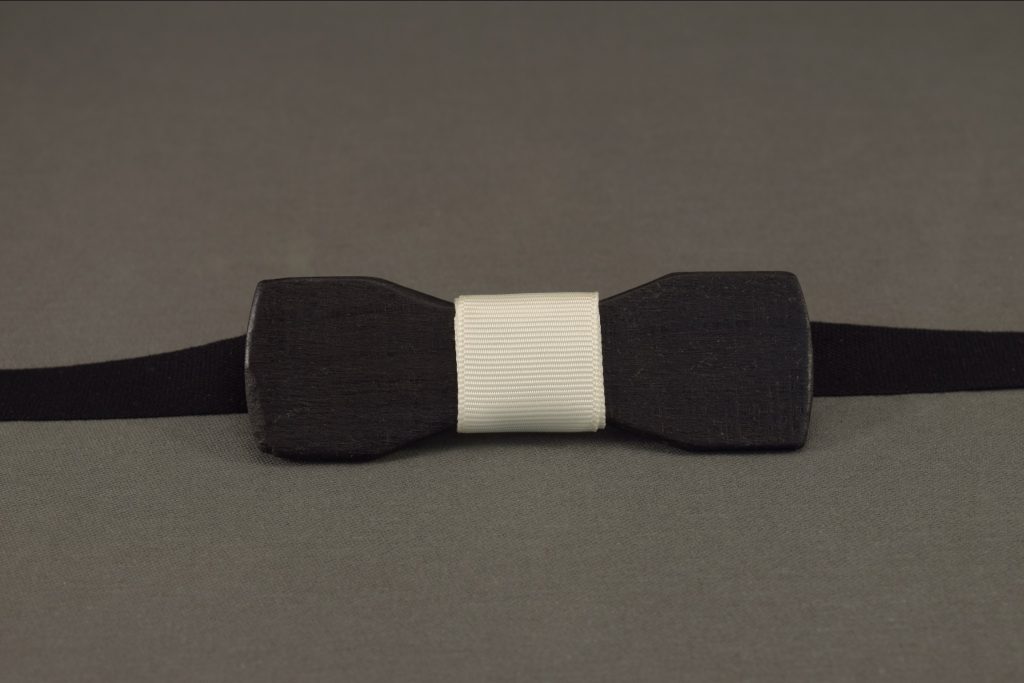 Scorched black wooden bow tie style and panache